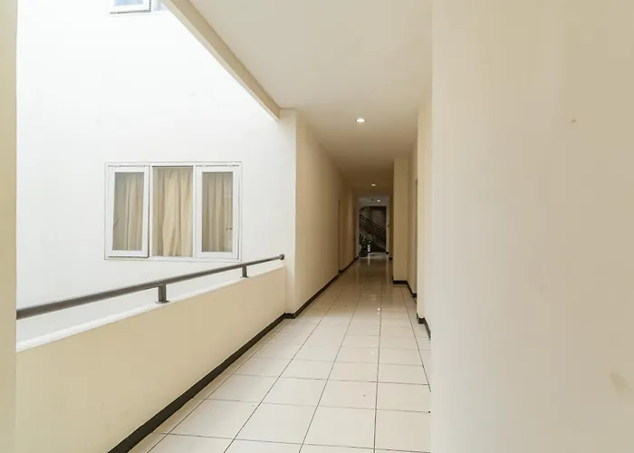Reddoorz Near Gubeng Station Surabaya Hotel